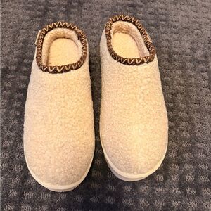 Brand New BearPaw Cream Moccasins